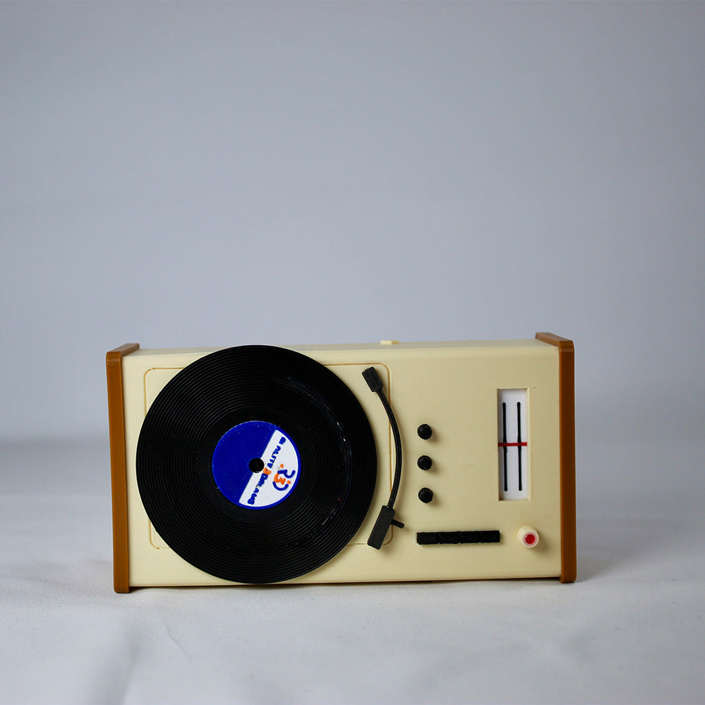 Headphone Charger Old Radio